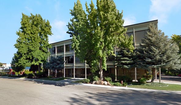 2404 W Bank Dr, Boise, ID 83705